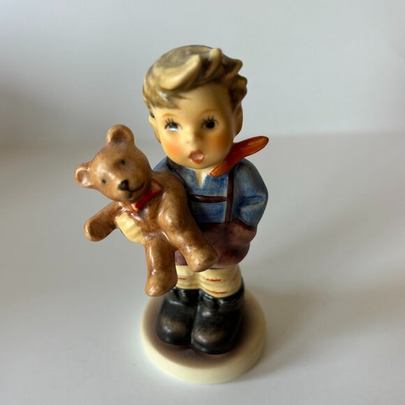 Exclusive Edition M.J. Hummel Collectibles #1386 Christmas Gift Figurine w/ Box - Picture 1 of 3